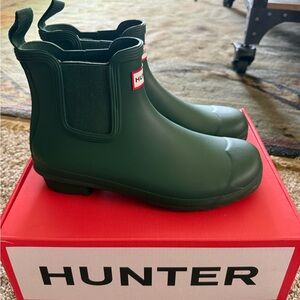 Hunter Matte Forest Green Chelsea Rain Boots